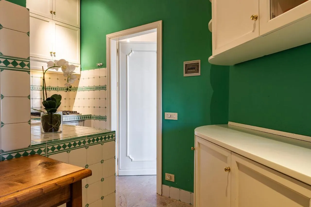 Apartments Florence - Elegant Arno View