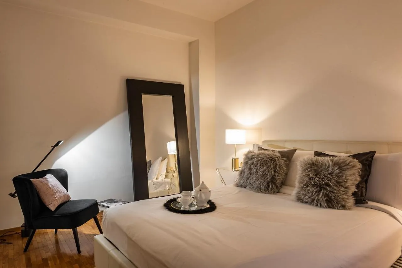 Apartments Florence - Elegant Arno View